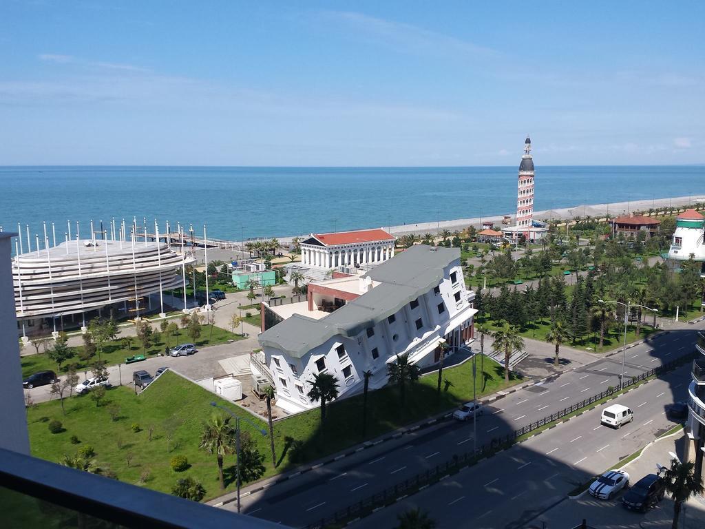 Apartment Sea Tower Khimshiashvili 15 Batum Dış mekan fotoğraf